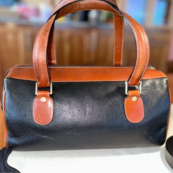 Bally Vintage Black & Cognac Leather Satchel
Made in Italy | Structured & Sound - Picture 3 of 15